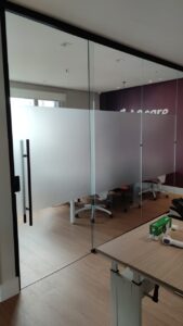 insulfilm jateado porta de correr vidro
