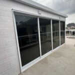 escuro por fora claro por dentro protecao uv reducao de calor em area de lazer